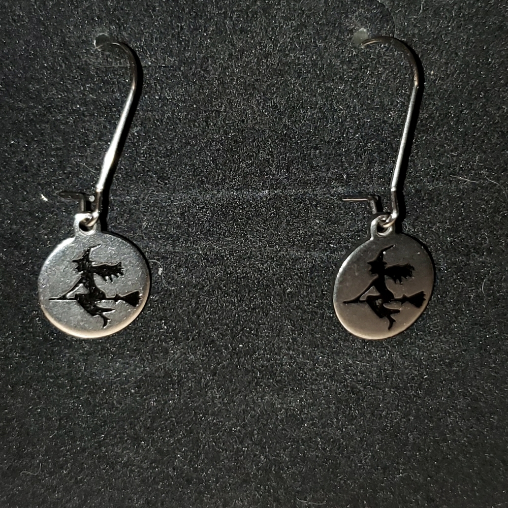 Halloween Witchy earrings NWOT